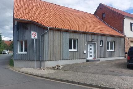 Reihenendhaus mit vier Zimmern und Einbauküche in Hohenhameln