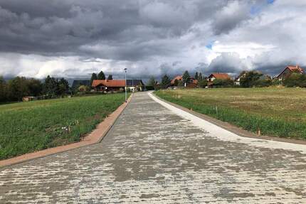 Großes Grundstück am Feldrand mit unverbautem Blick ins Grüne. - Theuma
