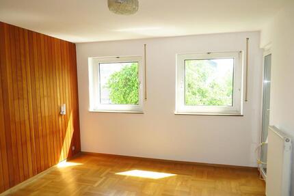 WG Zimmer mit Balkon in Stuttgart Vaihingen | ruhig & hell