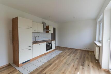 Moderne 1-Zimmer-Wohnung mit Südbalkon & Stellplatz in Fürfeld - Bad Rappenau