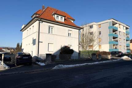 Gepflegtes Mehrfamilienhaus mit erheblichem Ausbaupotenzial auf großzügigem Stadtgrundstück - Neustadt bei Coburg