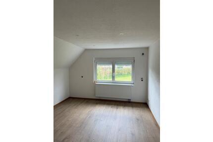 Frisch modernisierte 4-Zimmerwohnung mit Terasse - Winterlingen