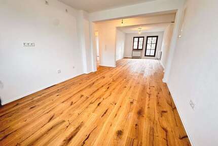 Wohnung zum Kaufen in Heßdorf 319.000,00 € 77.12 m²