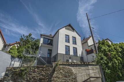 Haus zum Mieten in Wiesbaden 2.450,00 € 164.22 m²