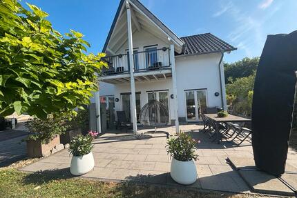 Möbiliertes Einfamilienhaus in Rouhling -am Golfplatz-3 Bäder - Saarbrücken West