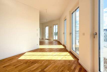 Geräumige Dachgeschosswohnung nah Schloß Charlottenburg - 2 Zimmer am Mierendorffplatz - Berlin