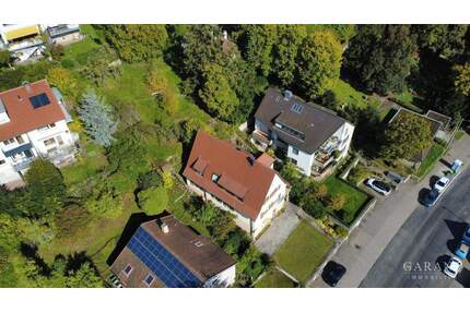 Zweifamilienhaus mit zusätzlichem Baugrundstück in Stuttgart-Rohracker!