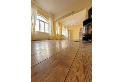 Haus zum Mieten in Eltville 3.300,00 € 265 m²