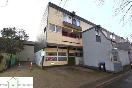 Objekt-Nr. 318, 40595 Düsseldorf Wohn- und Geschäftshaus: 4Wohnungen, 2 Ladenlokale, voll vermietet - Düsseldorf / Garath