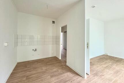 Zentral u. naturnah: 3-Zimmer-Wohnung an der Saale - Halle (Saale) Damaschkestraße