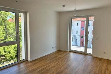 Erstbezug Neubau Sehr gut geschnittene 3-Zimmer-Wohnung mit Balkon und EBK - Berlin Treptow-Köpenick