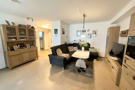 Wohnung zum Kaufen in Neunkirchen am Sand 135.000,00 € 52.98 m²