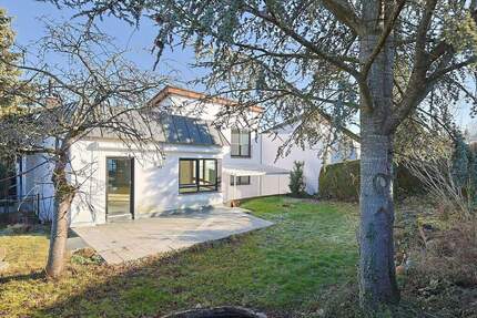 Attraktives Mehrfamilienhaus mit Kamin, Garten und flexiblem Nutzungskonzept - Leinfelden-Echterdingen Stetten