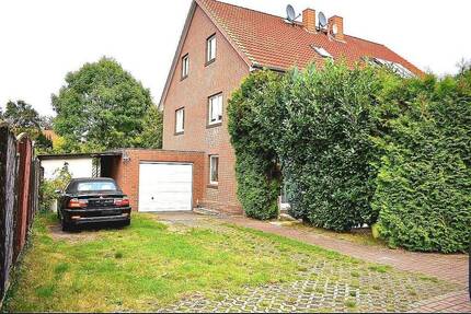 Massive Doppelhaushälfte in Hamburg-Fischbek