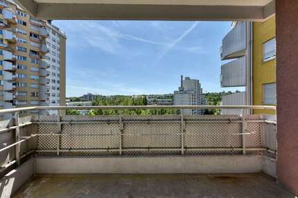 Wohnung zum Kaufen in Stuttgart-ZuffenhausenRot 215.000,00 € 91.2 m² - Stuttgart-Zuffenhausen/Rot