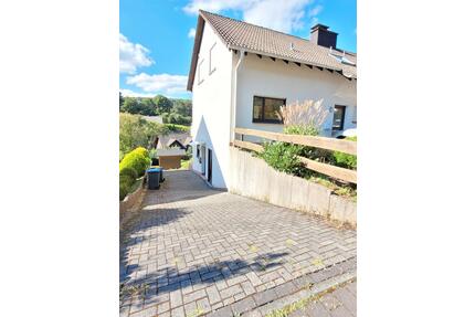 Schönes Haus mit 2 Wohnungen in Top-Lage 57074 Siegen-Bürbach