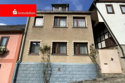 Kleines Reihenendhaus mit schöner Terrasse - Leutenberg