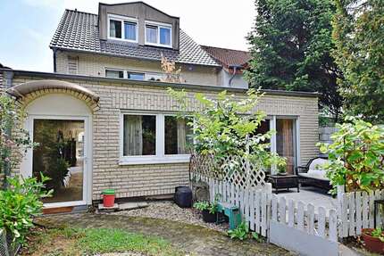 Haus zum Kaufen in Bonn - Vilich-Müldorf 890.000,00 € 222 m²