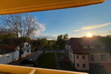 Gepflegte Wohnung mit Balkon und Einbauküche - Sömmerda