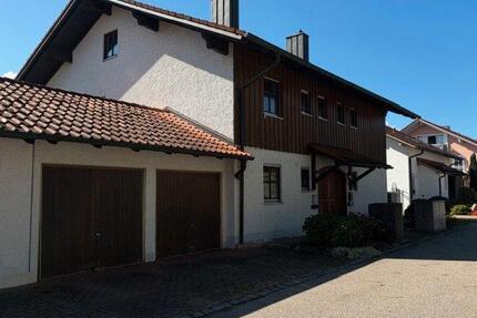 Schöne Doppelhaushälfte in Bad Birnbach, zentrale Lage, ab sofort