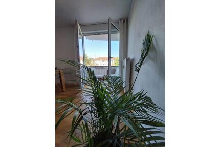 Exklusive 2-Zimmer-Wohnung mit Balkon und Einbauküche in Regensbu - Regensburg Ganghofersiedlung