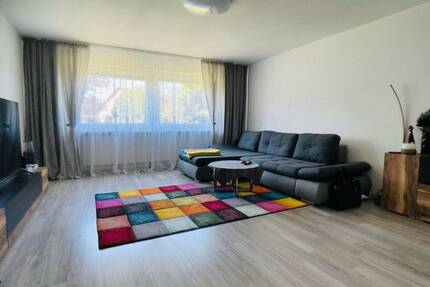 Helle 3-Zimmer Eigentumswohnung mit Balkon, Garage und Kellerabteil - Gernsbach