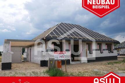 Musterhaus! Sehr geräumiger Neubaubungalow mit Winkelwalmdach und massiver Garage in Südlage - Herzlake
