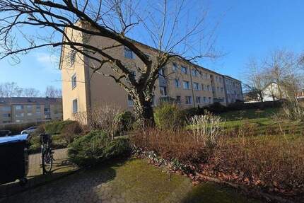 *PROVISIONSFREI* 2-Zimmer-Wohnung mit Balkon, Kellerraum und eigenem Stellplatz in Wettbergen - Hannover / Wettbergen