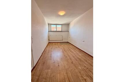 Zimmer in 4-Zimmer Wohnung zu vermieten - Karlsruhe