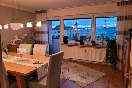 Attraktive 4-Zimmer-Wohnung mit 2 Balkonen - Selb