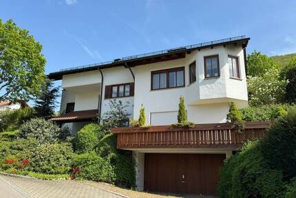 In ihrem Traumhaus leben und die Ruhe auf der eigenen Terrasse genießen! - Deggingen