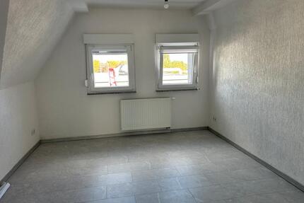Wohnung Vermietung 3 Zimmer 1 Küche 1 WC. Dusche Waschbecken - Bonn Auerberg