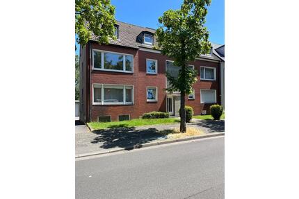 Schöne 3,5-Zimmer-Erdgeschosswohnung mit großen Fenstern und optionalem Garten in Gelsenkirchen-Beckhausen