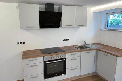 Moderne 2-Zimmer-Wohnung mit Einbauküche & Garten in Wallerstein