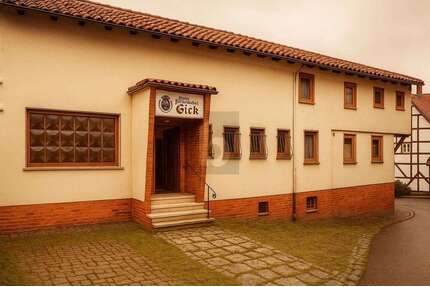 Haus zum Kaufen in Naumburg 130.000,00 € 260 m²