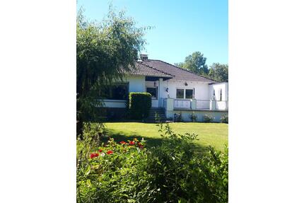 Schicker Bungalow mit großem Garten in Altenstadt
