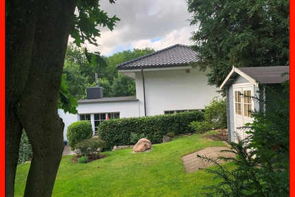 ! Toplage - fußläufig zum See - mit 2 Terrassen, Garten und Carport ! - Lütjensee