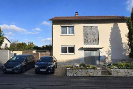 Sonnige 4-Zimmer-Familienwohnung am Feldrand - 2023 top renoviert + DG-Ausbaureserve - Östringen