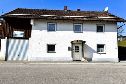 RESERVIERT! Bayerischer Wald: Nähe Iggensbach, Einfamilienhaus mit Potential