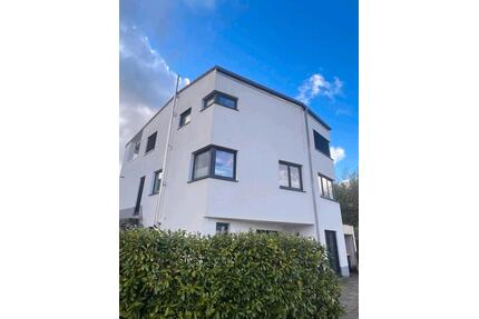 Modernes Einfamilienhaus - 989.000,00&nbsp;EUR Kaufpreis, ca.&nbsp; 219,00&nbsp;m&sup2; in Taunusstein (PLZ: 65232)