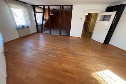 Grosszügige 5 Zimmer Altbau-Stadtwohnung - Stuttgart Bopser