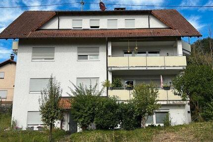 Lichtdurchflutete 4-Zimmer-Familienwohnung mit Balkon - Hohberg
