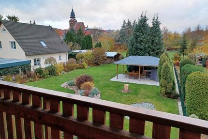 Stilvolle 2-Zimmer-Wohnung mit Balkon, Einbauküche, und Parkplatz - Waren (Müritz)