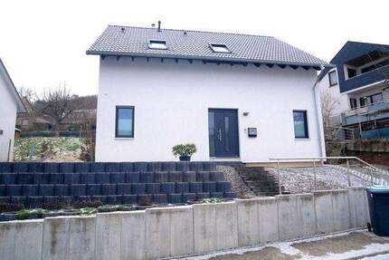 „Schönes freistehendes Einfamilienhaus in ruhiger Wohnlage“ - Lehmen