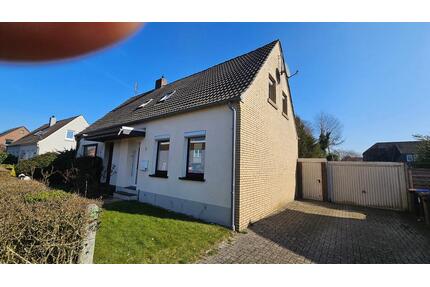 Doppelhaushälfte mit Garten und Garage zentral in Jever gelegen