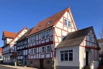 Komplett saniertes Mehrgenerationen-Fachwerkhaus in Helsa