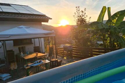 Modernisiertes EFH mit Einliegerwohnung, Hof u. Garten, PV-Anlage - Freudenberg