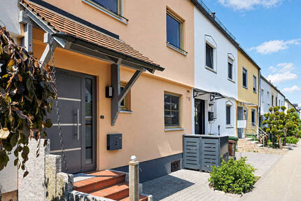 Modernisiertes Familienhaus mit Garten, Garage und lichtdurchflutetem Dachstudio in ruhiger Lage! - Schwanstetten Leerstetten
