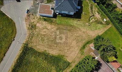 VOLL ERSCHLOSSENES GRUNDSTÜCK IM GRÜNEN ! - Nußbaum