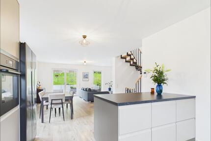 Neuwertige DHH mit 4 Zimmern und Garten in Waldaschaff